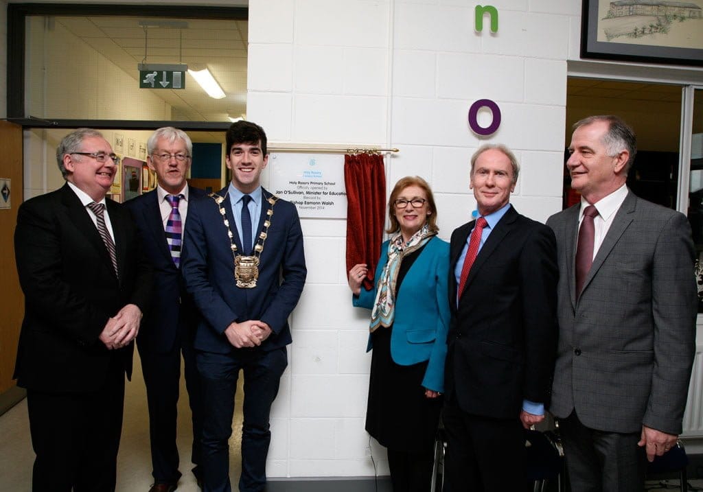 The Minister officially opens our school!
Pat Rabitte TD, Max Cannon, Fintan Warfield [Mayor],  Minister of Education Jan O'Sullivan, Eamon Maloney TD, Sean Goan [Chairperson School Board of Management]